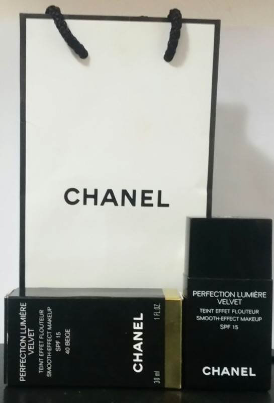Chanel Perfection Lumiere Velvet Foundation Review - Beauty Bulletin -  Foundations - Beauty Bulletin