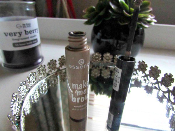 Essence Essence Make Me Brow Eyebrow Gel Mascara Review Beauty Bulletin Mascaras Eyebrow Pencils