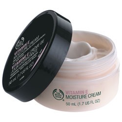The Body Shop Tbs Vitamin E Moisture Cream Review Beauty