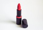 Review-Essence-Long-Lasting-Lipstick-02-all-you-need-is-red-.jpg