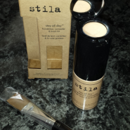 Stila Stay All Day Foundation, Concealer and Brush Kit