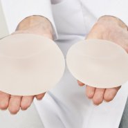 mold-found-in-womans-breast-implants.jpg