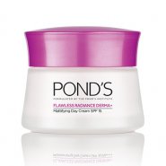 POND’S Flawless Radiance Derma+ Mattifying Day Cream SPF 15 PA++