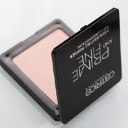 Catrice Prime and Fine Highlighting Powder