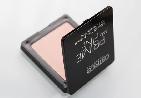 Catrice Prime and Fine Highlighting Powder
