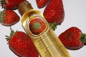 The Body Shop - Strawberry Beautifying Oil