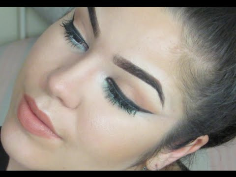 Winged Liner and Nude Lips | Makeup Tutorial