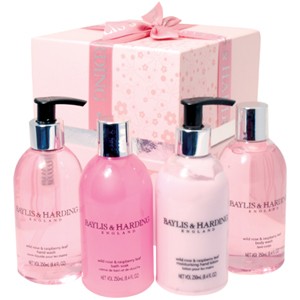 Read more about the article BAYLIS & HARDING Wild Rose & Raspberry Leaf Body Lotion